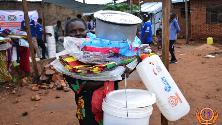 Distribution des Kits non Vivre aux Victimes des inondations à Kajaga