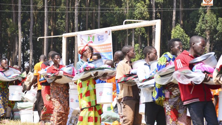 #Kirundo : La SFBSP-Burundi réalise des descentes de validation des listes des victimes des pluies torrentielles au niveau de leurs collines respectives avant l’activité de distribution des Articles Non Alimentaires.
